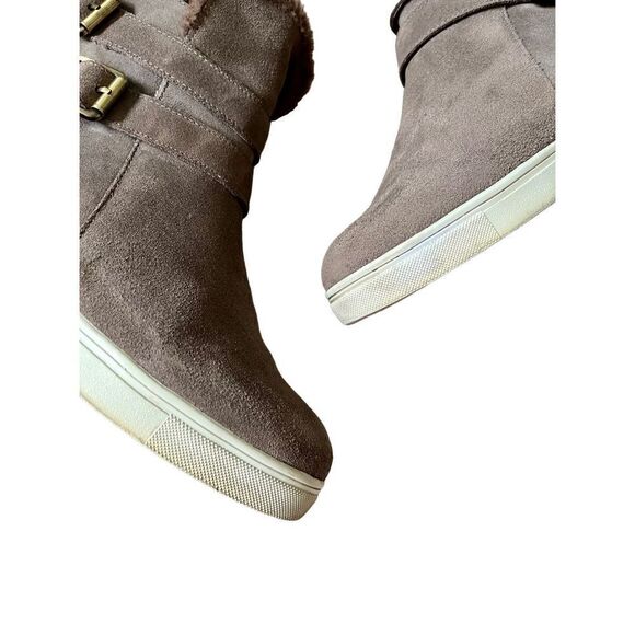 Blondo Geneva Womens 8.5 Ankle Boot Waterproof Taupe Suede Hidden Wedge Faux Fur - Picture 15 of 15